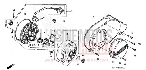 PANNEAU CARTER-MOTEUR G. (ST50C/ST70C/K) ST70C de 1982